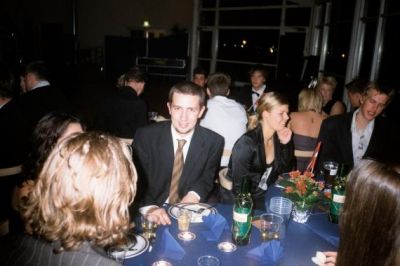 Et kig ud over bordene
