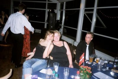 Cecilie er stadig tændt på fest
