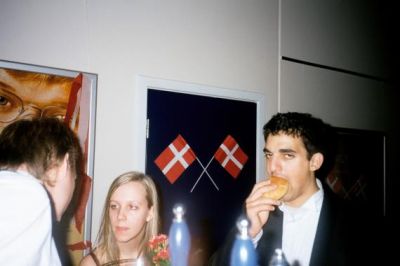 Shawn får sig en bolle...
