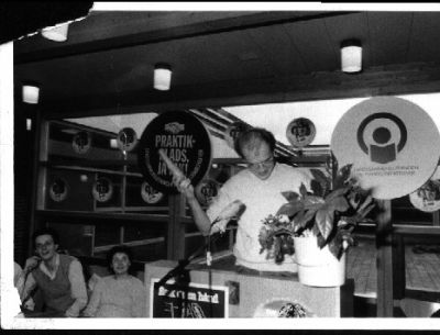 Sekretariatsleder Jens Fisker Carlsbæk på talerstolen
