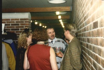 Tage Jensen underholder blandt andet Signe Andersen og Asbjørn Christiansen
