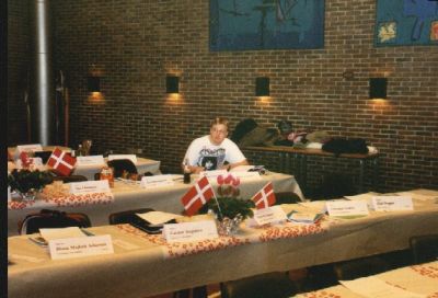 Mogens har også opdaget, at mødet er slut for den dag...
