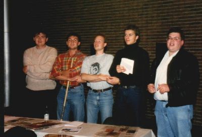 De gamle synger farvel
