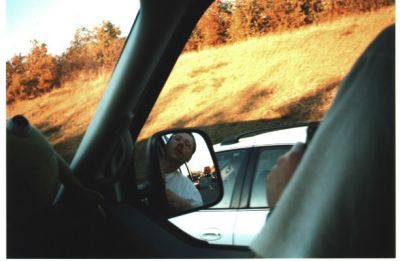 Steen V. studerer køen på motorvejen...
