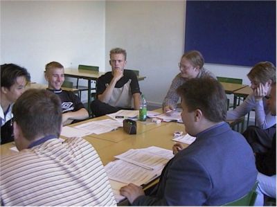 Så diskuteres der i grupper!
