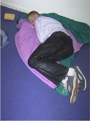 Klokken 11.50 - og David Garby deltager ivrigt i debatten!
Keywords: Klokken 11.50 - og David Garby deltager ivrigt i debatten!