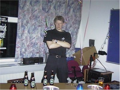 Erling Bjerring er gæstebartender - eller er det udsmider?
