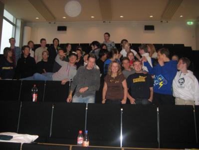 Tilbage i salen, mødet er ved at være slut
